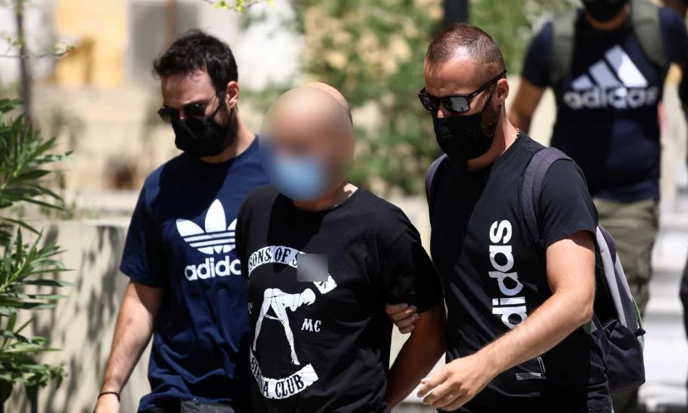 Ηλιούπολη: Ένταλμα και για τρίτο άτομο στην υπόθεση της 19χρονης